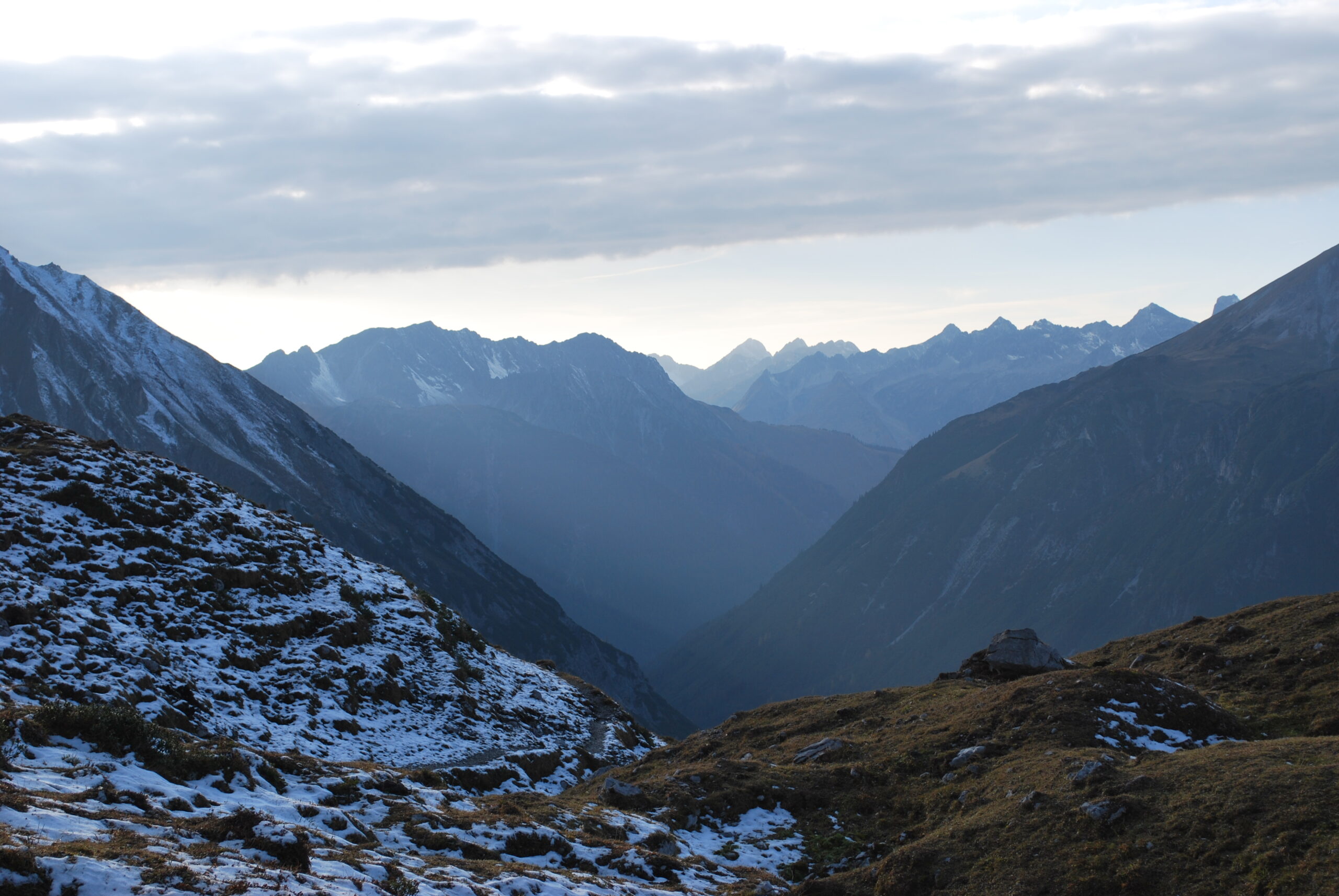 Blick von der Anhalter Hütte in das Plötzigtal.jpg